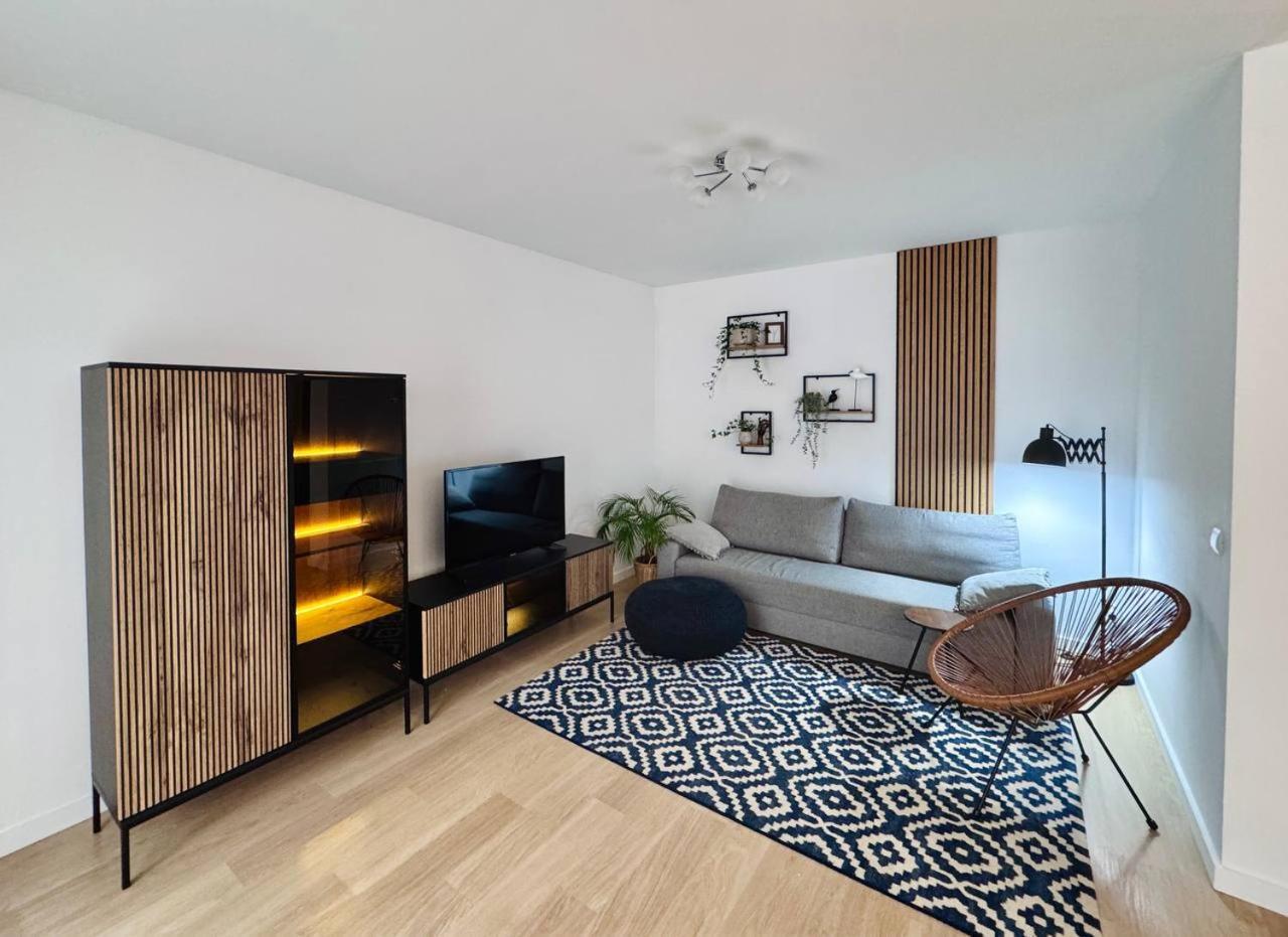 C- Home4U - Apartment With A City View Close To Aquapark, Parking In Secured Area Krakow Exterior photo